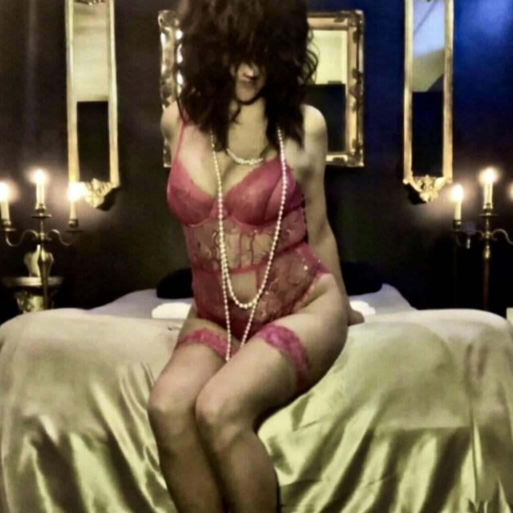 
                        AVAILABLE xo
                     is Female Escorts. | Calgary | Alberta | Canada | canadapleasure.com 