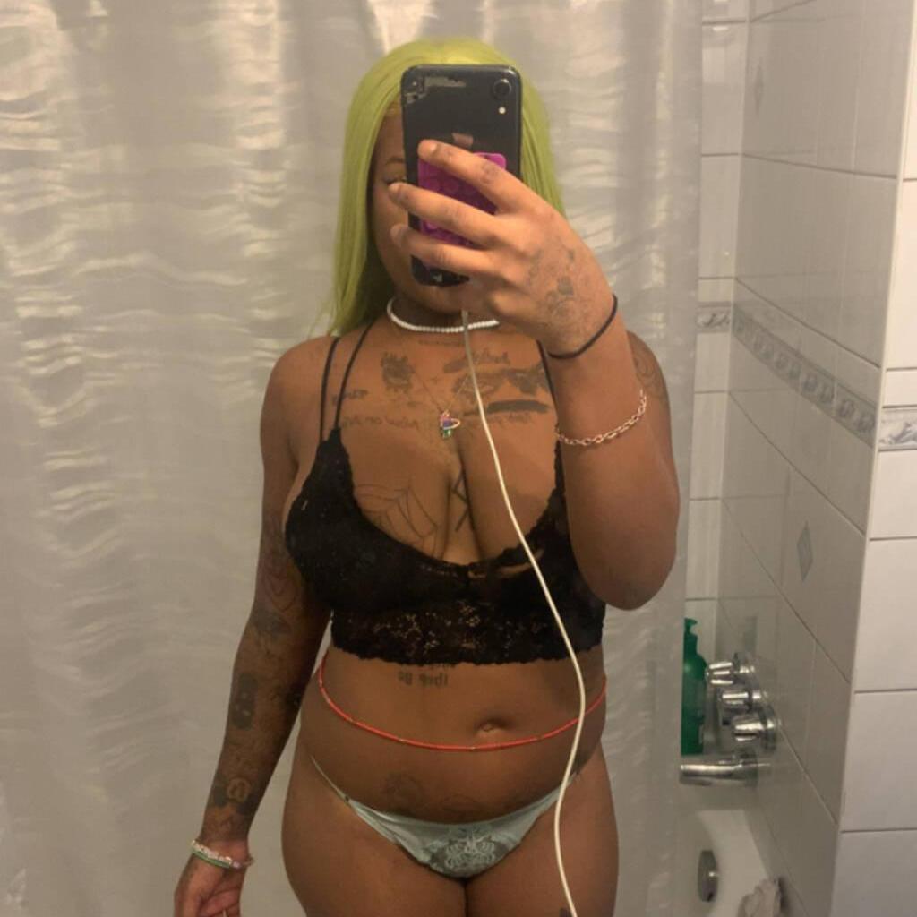 
                        Empress
                     is Female Escorts. | windsor | Ontario | Canada | canadapleasure.com 