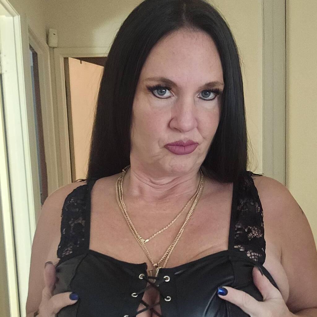 
                        Cougarnikki
                     is Female Escorts. | Fredericton | New Brunswick | Canada | canadapleasure.com 