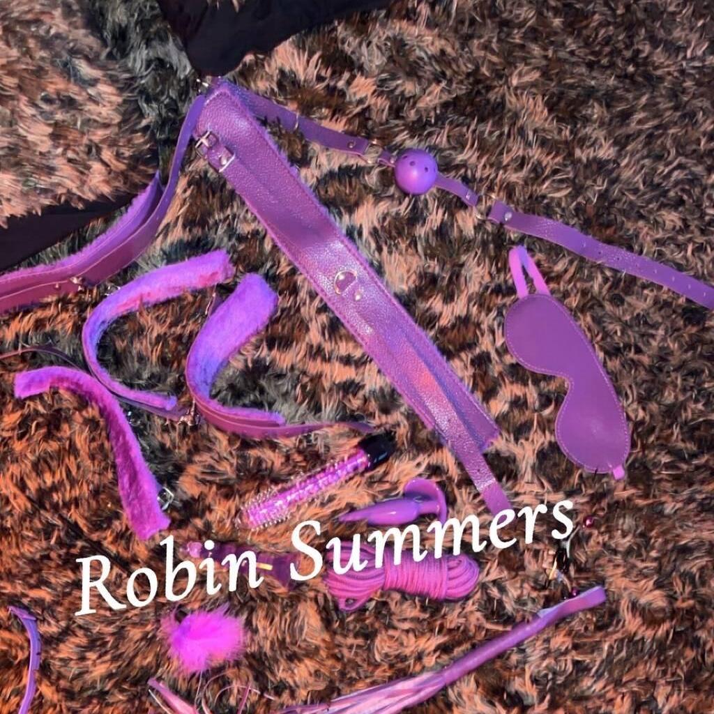 
                        Robin
                     is Female Escorts. | Toronto | Ontario | Canada | canadapleasure.com 