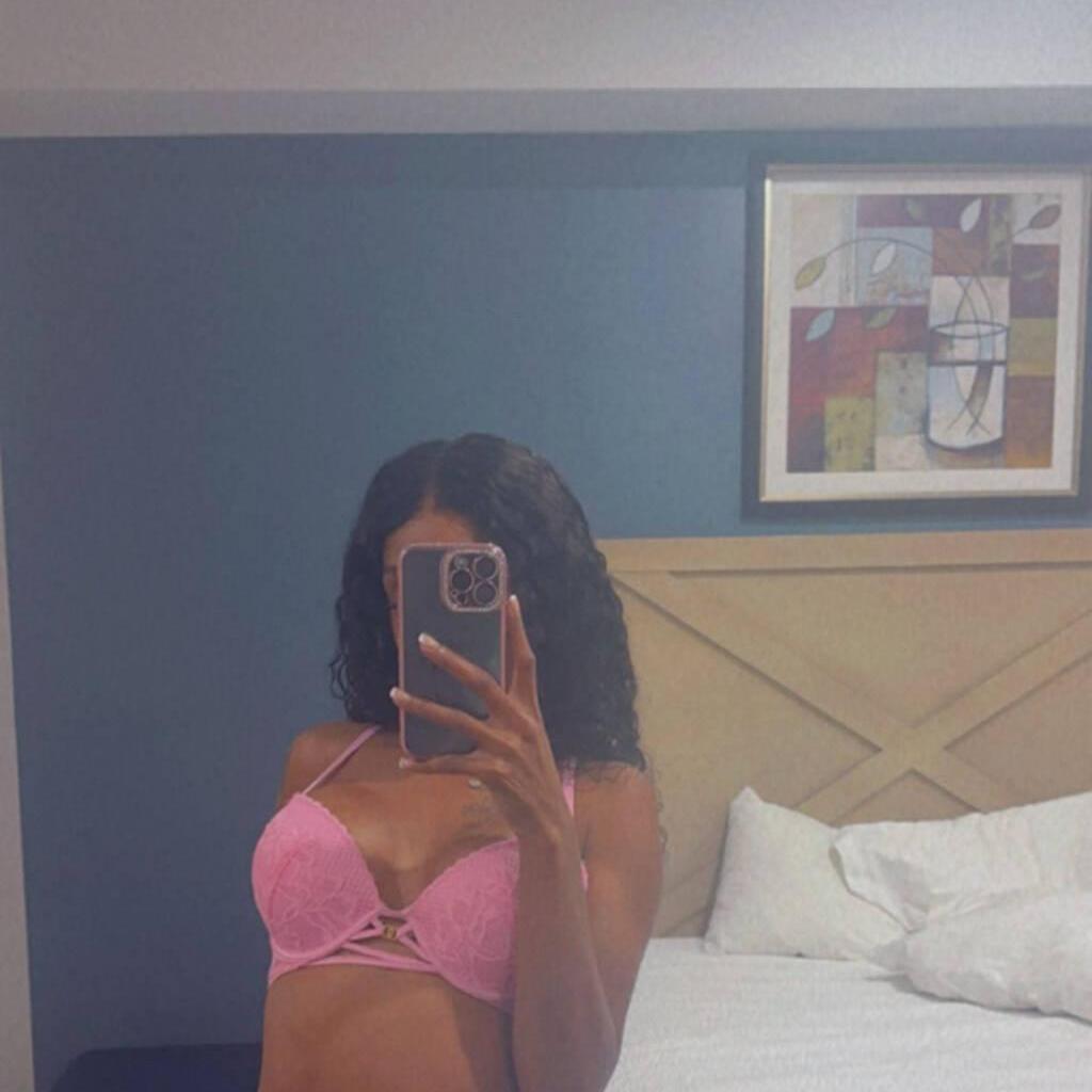 
                        Ari
                     is Female Escorts. | Barrie | Ontario | Canada | canadapleasure.com 