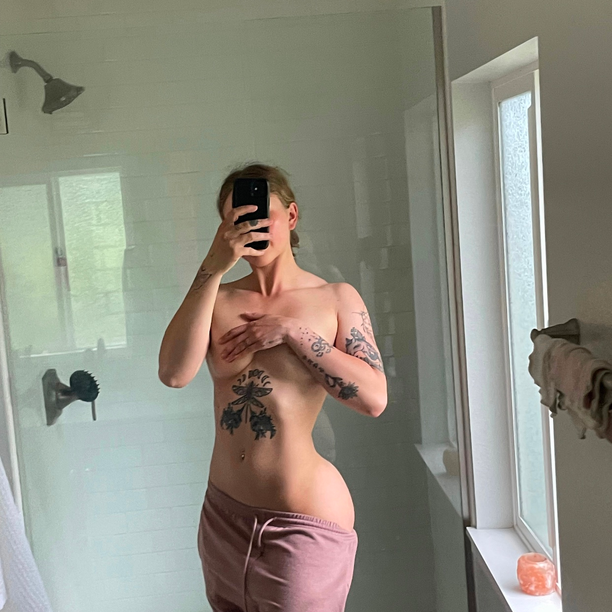 Leo Emma is Female Escorts. | Winnipeg | Manitoba | Canada | canadapleasure.com 