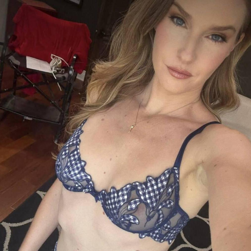 
                        Sophia
                     is Female Escorts. | Fredericton | New Brunswick | Canada | canadapleasure.com 