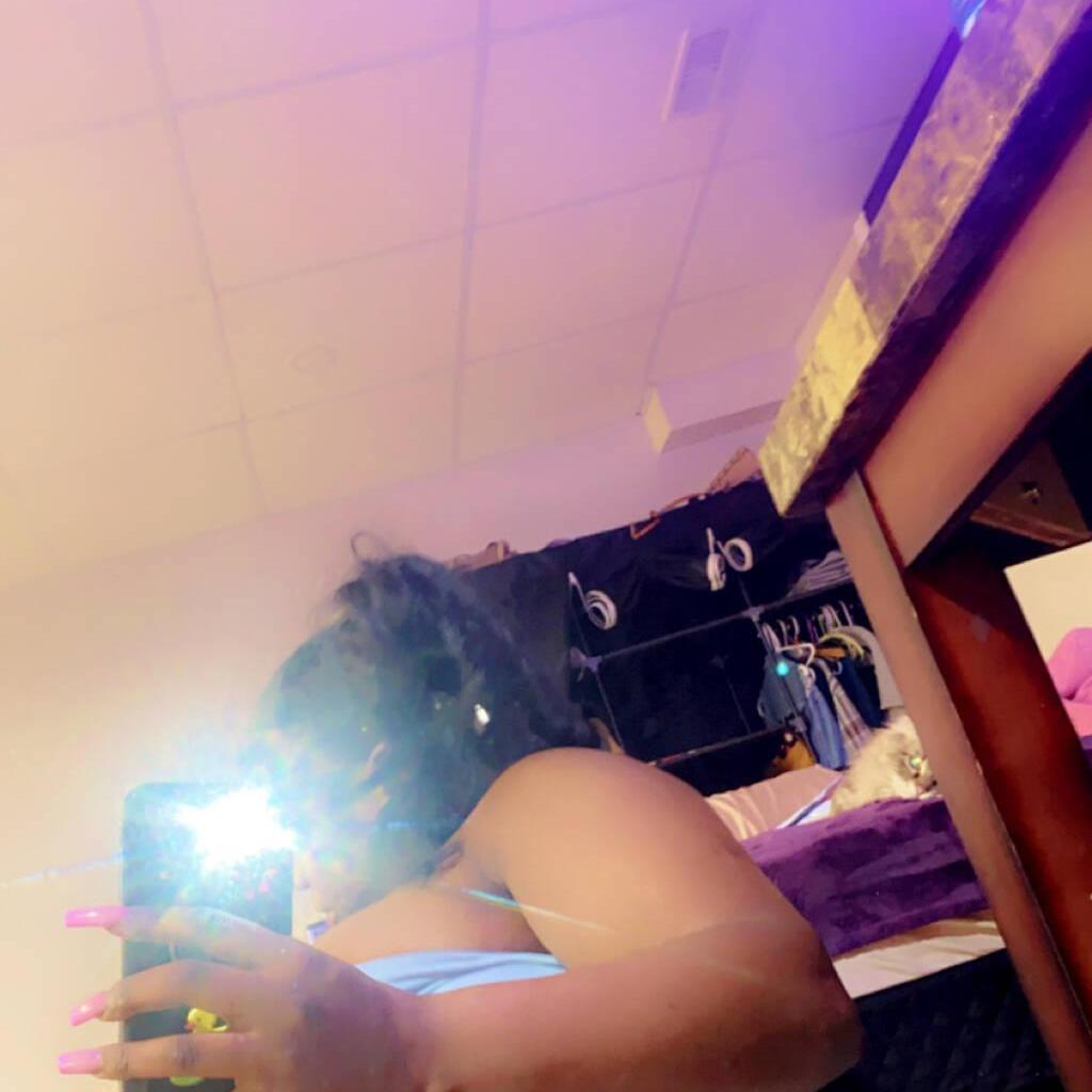 
                        Mona
                     is Female Escorts. | Kitchener | Ontario | Canada | canadapleasure.com 