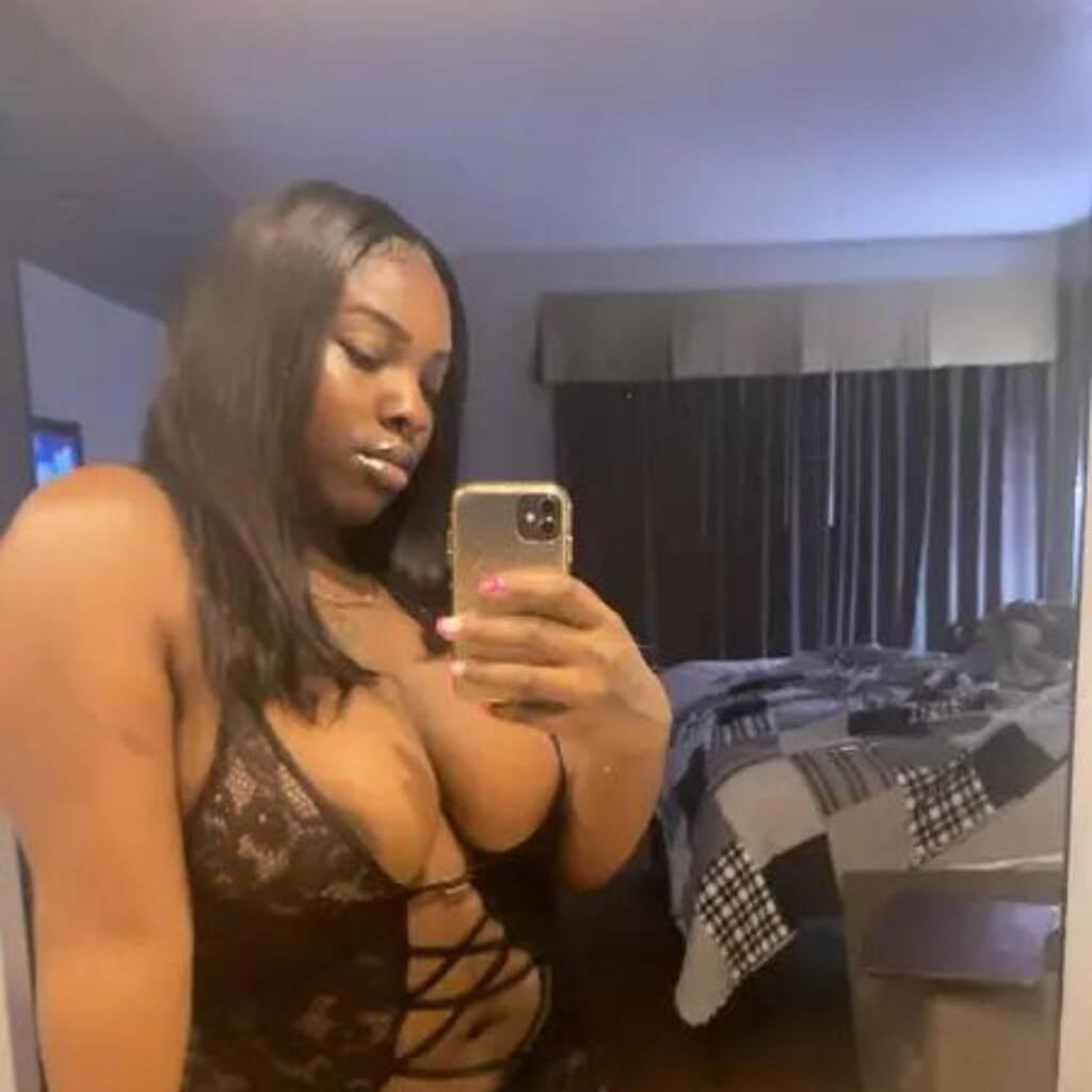 
                        Malia
                     is Female Escorts. | Montreal | Quebec | Canada | canadapleasure.com 