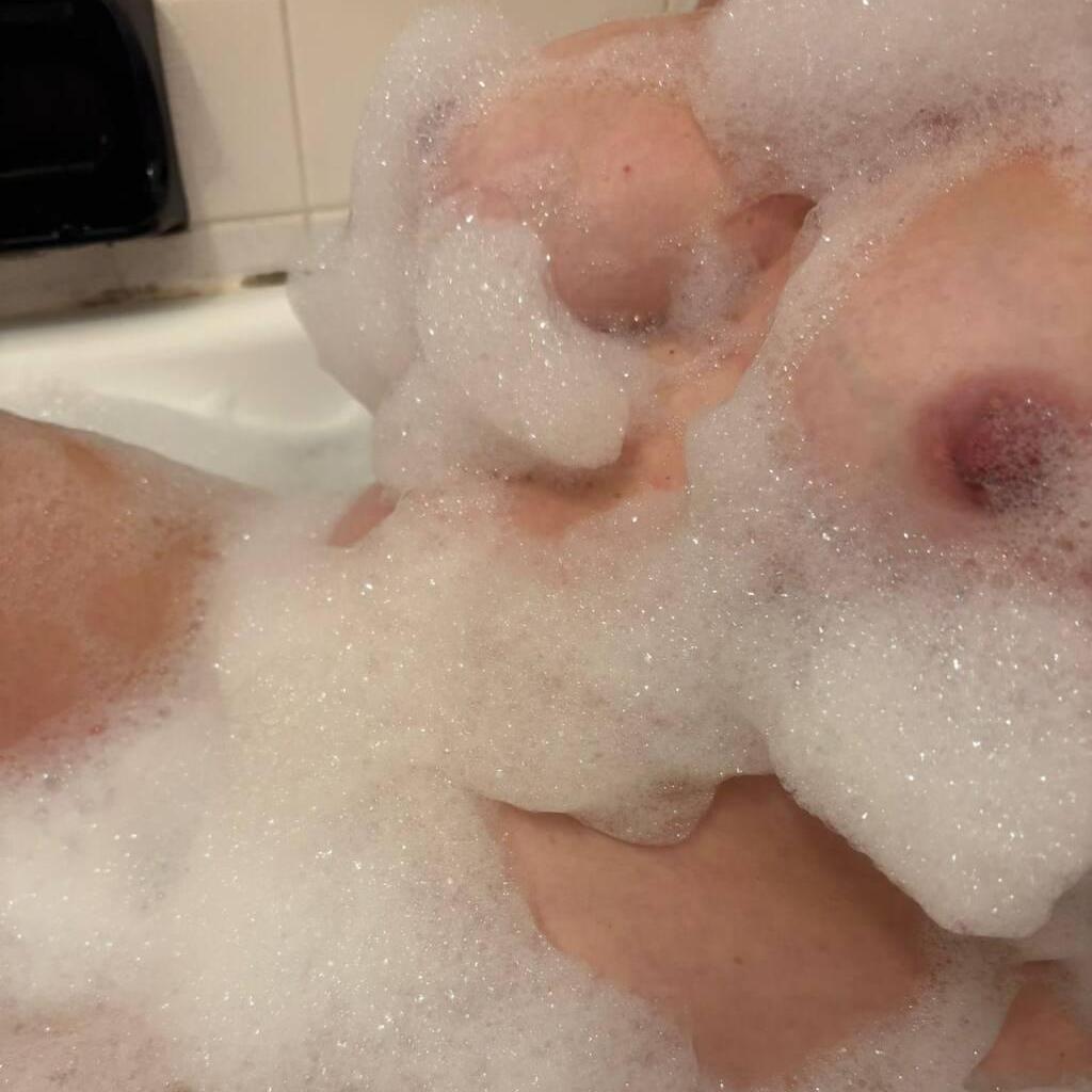 
                        Bubbles
                     is Female Escorts. | Kingston | Ontario | Canada | canadapleasure.com 