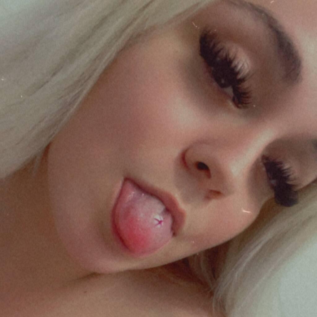 
                        Stacy
                     is Female Escorts. | Quebec City | Quebec | Canada | canadapleasure.com 