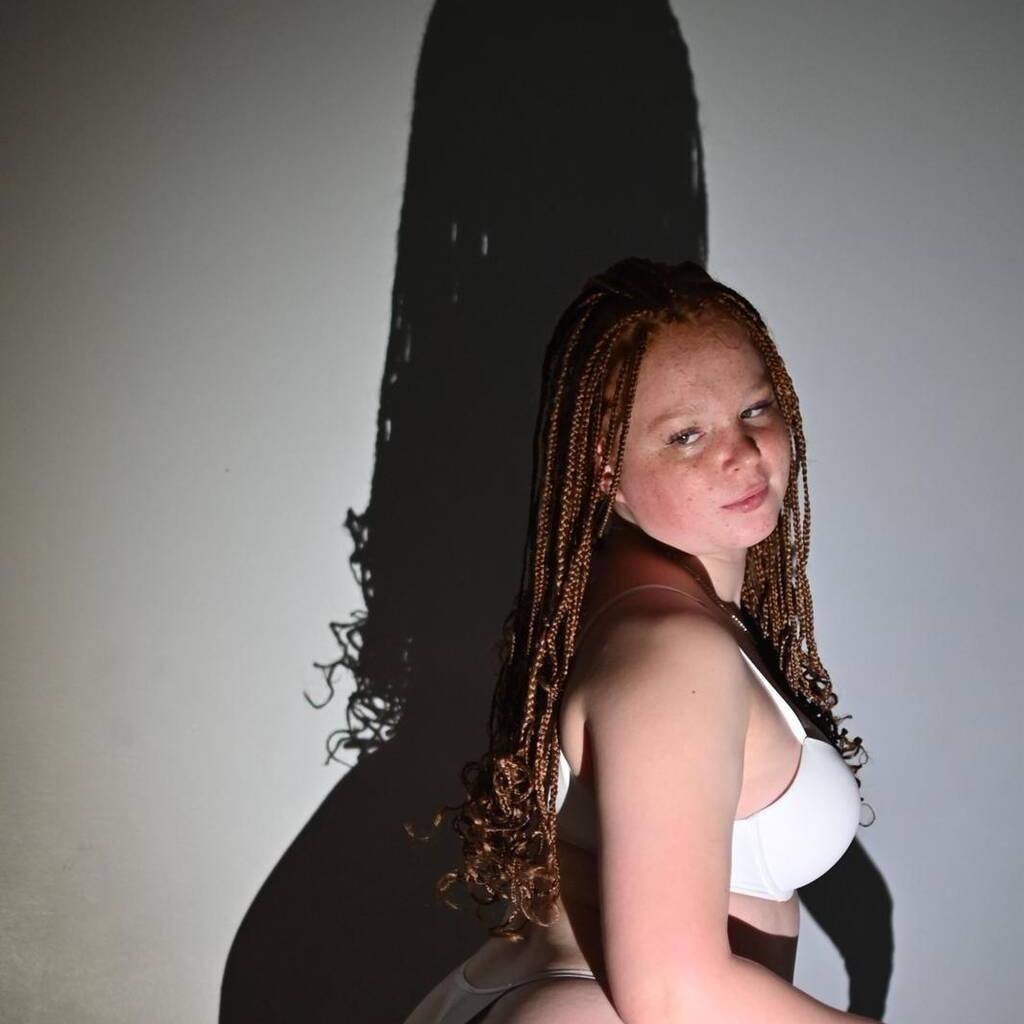 
                        Sarah
                     is Female Escorts. | Vancouver | British Columbia | Canada | canadapleasure.com 