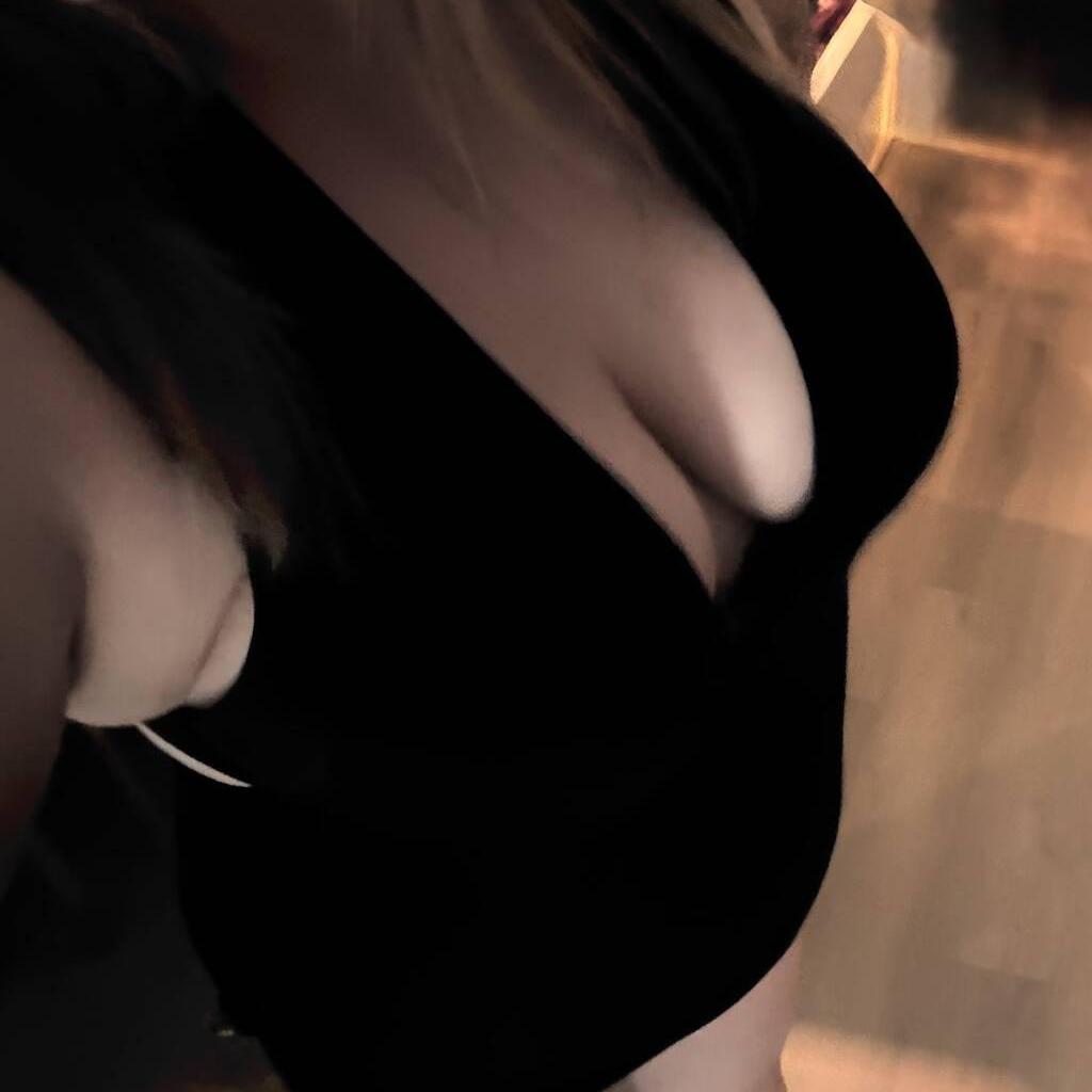 
                        Luna fox
                     is Female Escorts. | Kelowna | British Columbia | Canada | canadapleasure.com 