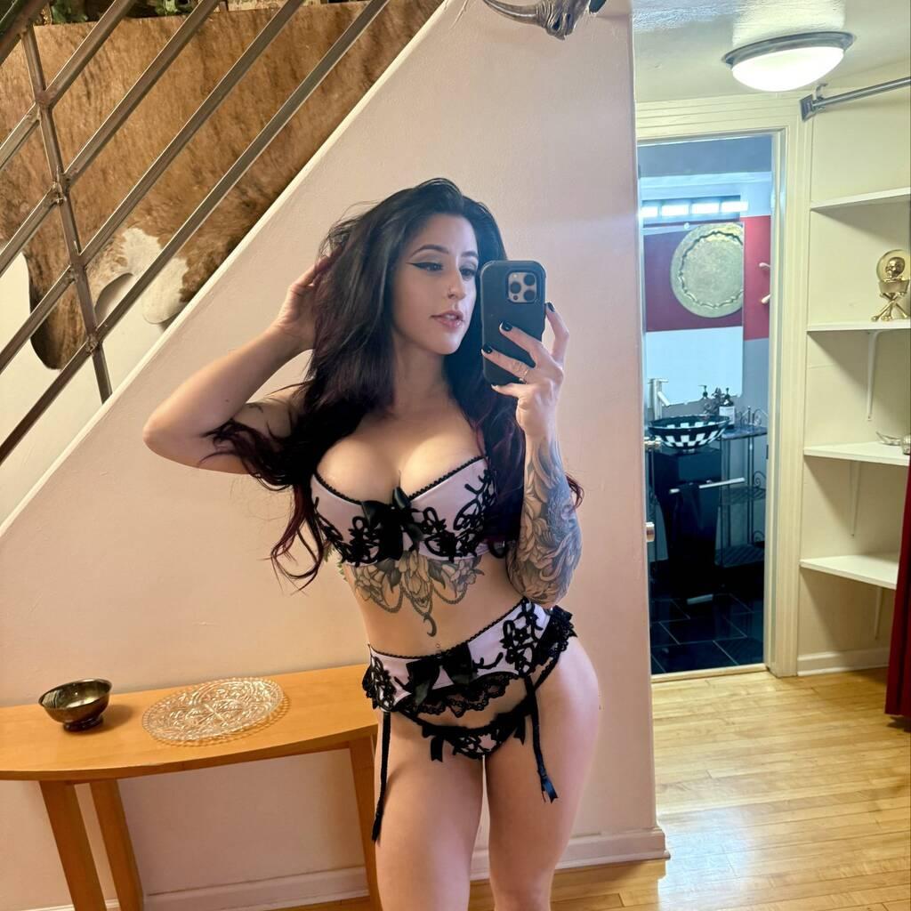 
                        Mary
                     is Female Escorts. | Owen Sound | Ontario | Canada | canadapleasure.com 