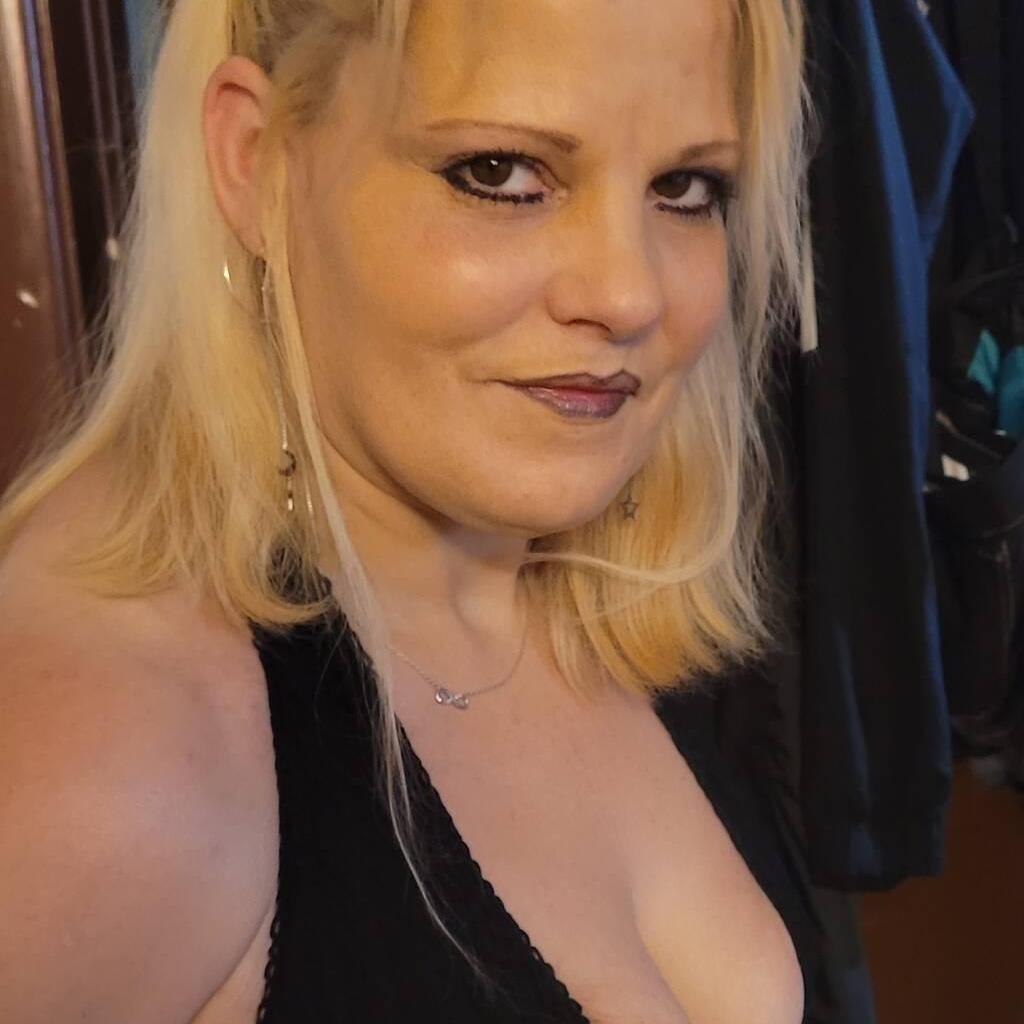 
                        Nevaeh
                     is Female Escorts. | Hamilton | Ontario | Canada | canadapleasure.com 