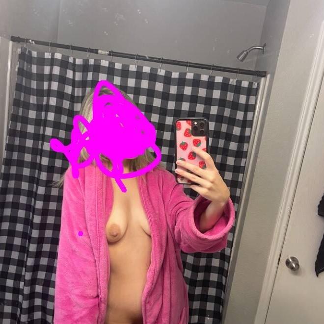 
                        Mina White
                     is Female Escorts. | Regina | Saskatchewan | Canada | canadapleasure.com 