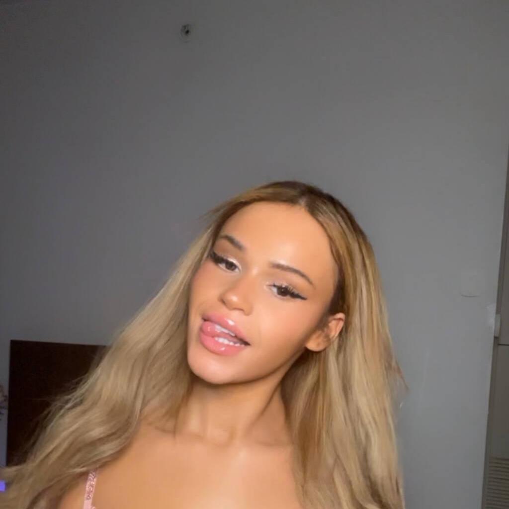 
                        Maddi
                     is Female Escorts. | Toronto | Ontario | Canada | canadapleasure.com 