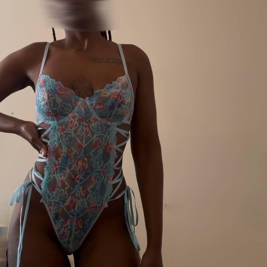 
                        Sierra London
                     is Female Escorts. | Kitchener | Ontario | Canada | canadapleasure.com 