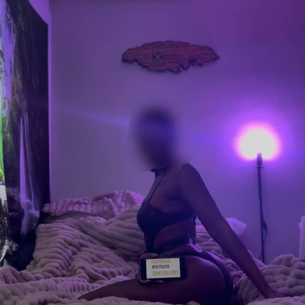 
                        Sierra London
                     is Female Escorts. | Kitchener | Ontario | Canada | canadapleasure.com 