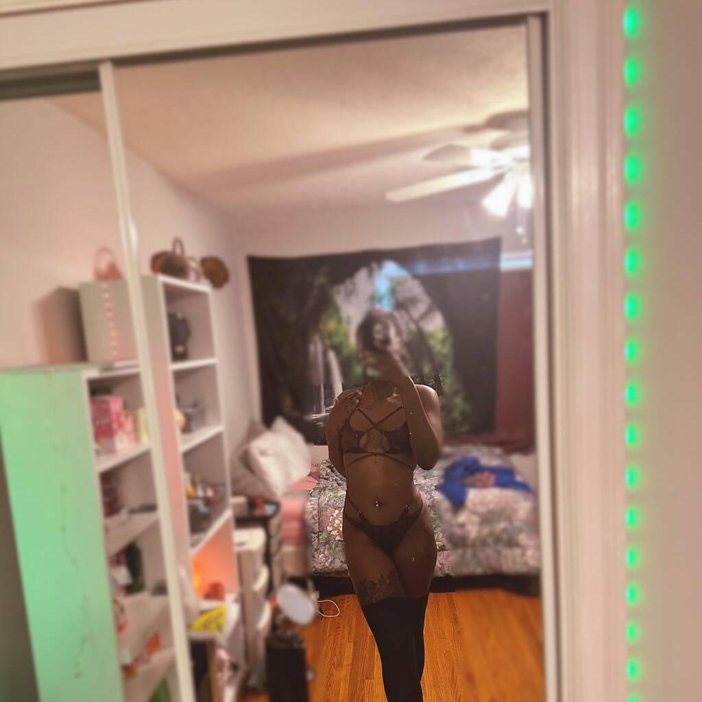 
                        Sierra London
                     is Female Escorts. | Kitchener | Ontario | Canada | canadapleasure.com 