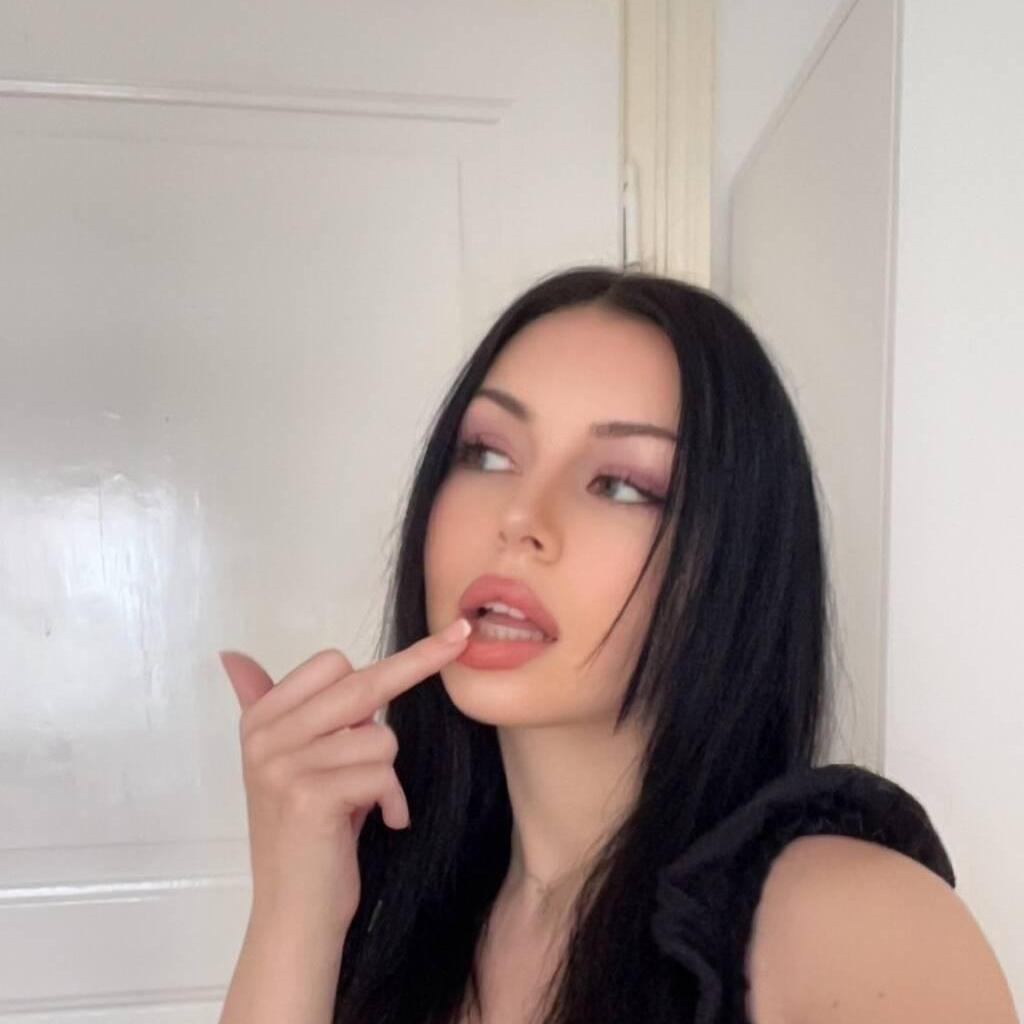 
                        Mia
                     is Female Escorts. | Calgary | Alberta | Canada | canadapleasure.com 