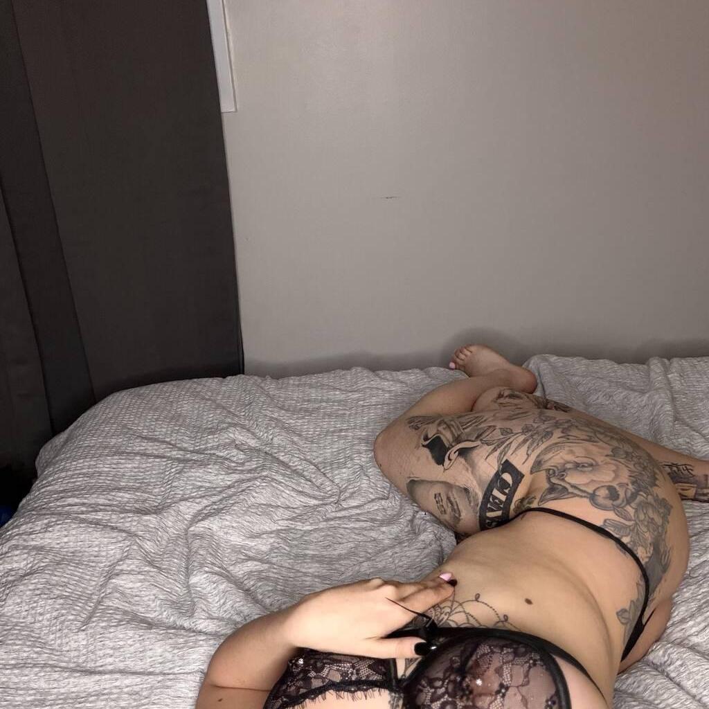 
                        April
                     is Female Escorts. | Calgary | Alberta | Canada | canadapleasure.com 