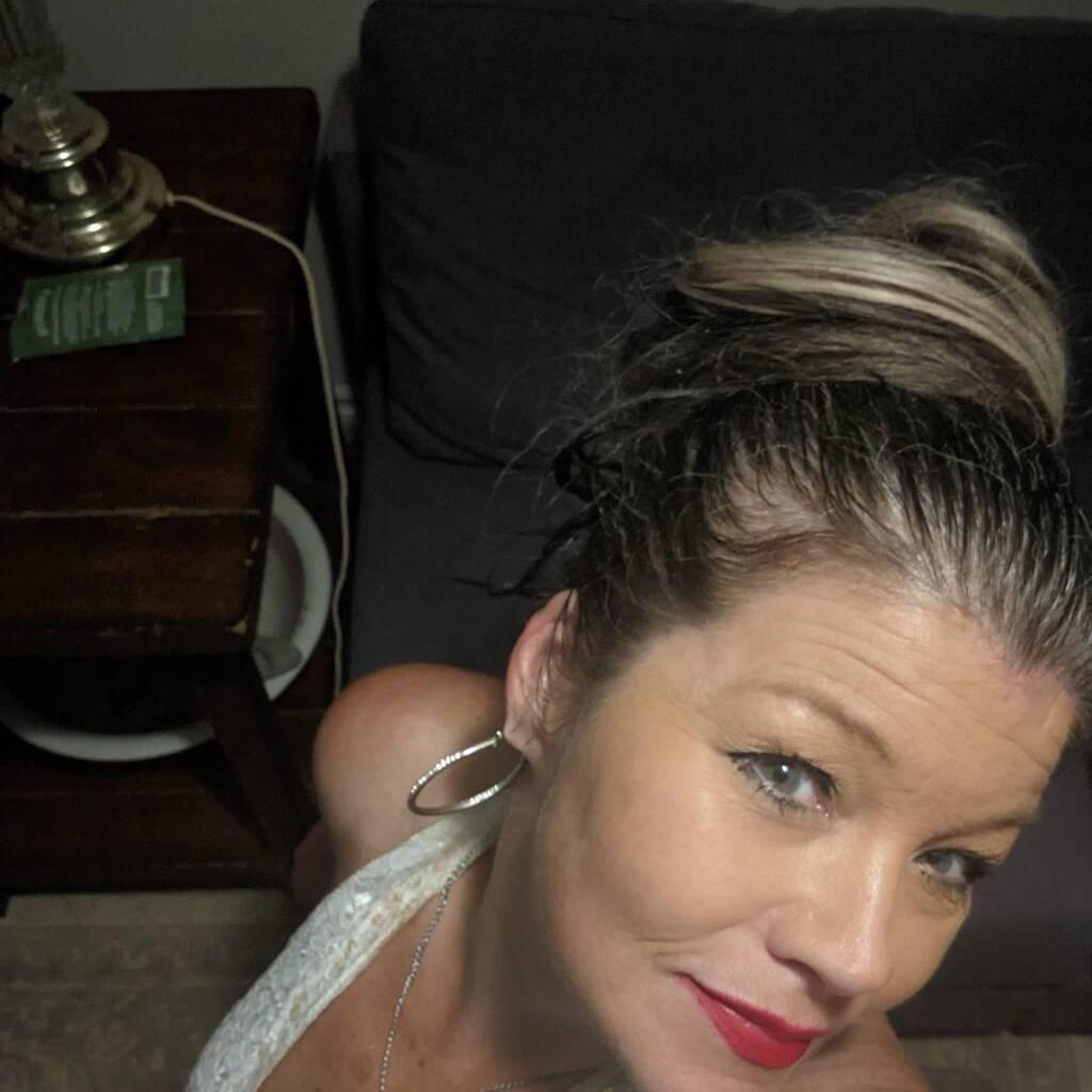 
                        Stacey
                     is Female Escorts. | windsor | Ontario | Canada | canadapleasure.com 