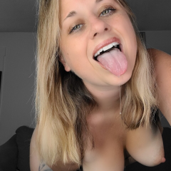 Cora is Female Escorts. | Montreal | Quebec | Canada | canadapleasure.com 