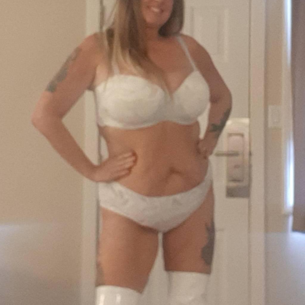 
                        Cougarnikki
                     is Female Escorts. | Moncton | New Brunswick | Canada | canadapleasure.com 