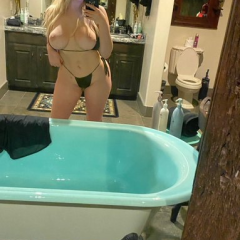Mia is Female Escorts. | Vancouver | British Columbia | Canada | canadapleasure.com 