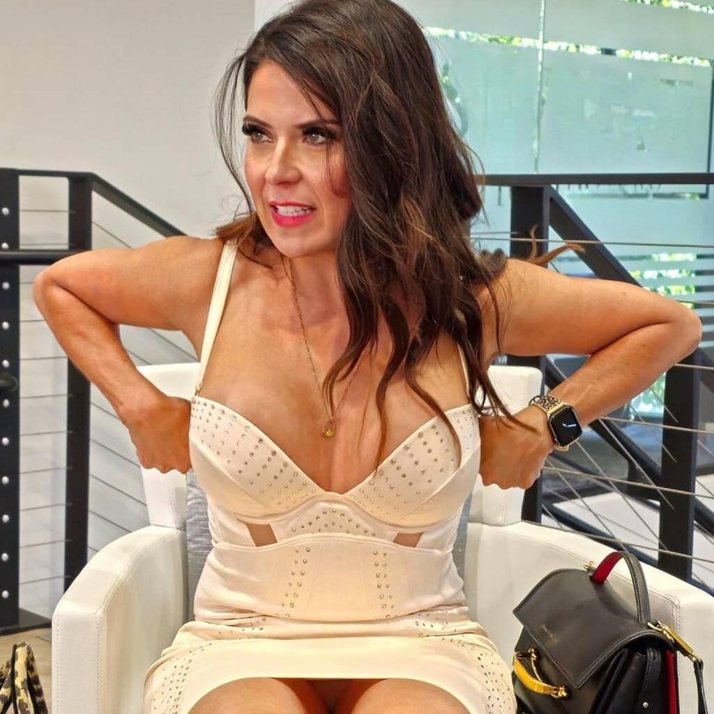 
                        Angèle the fontaine
                     is Female Escorts. | Kelowna | British Columbia | Canada | canadapleasure.com 