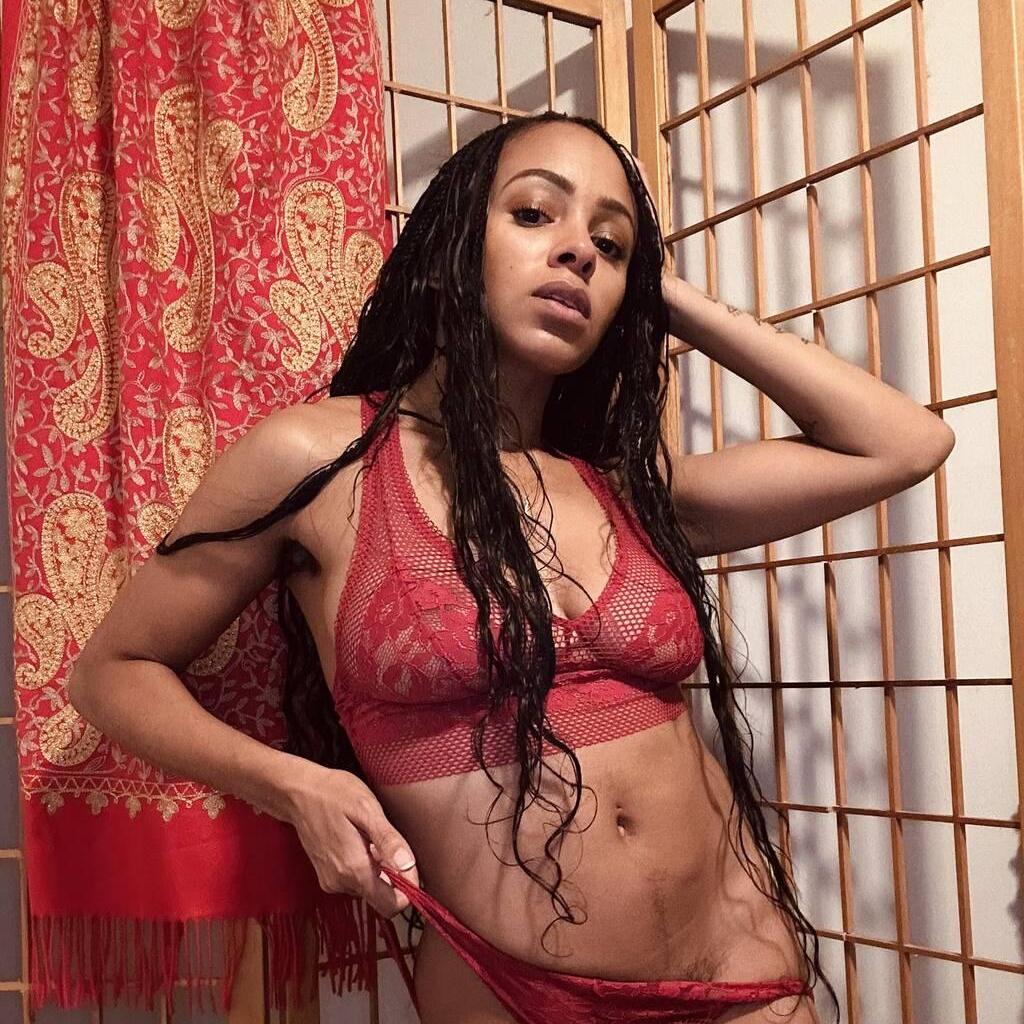 
                        FlowerDoll
                     is Female Escorts. | Vancouver | British Columbia | Canada | canadapleasure.com 