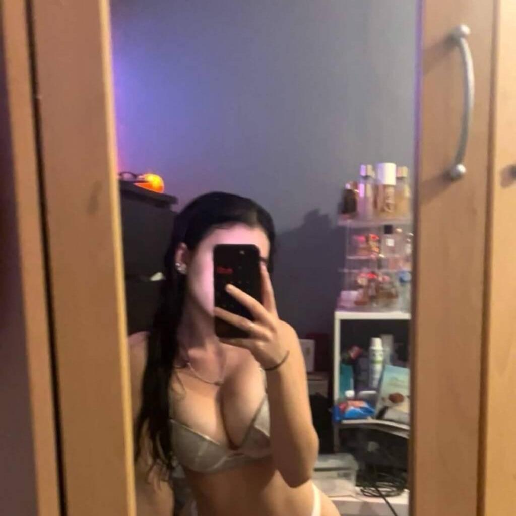 
                        Eva
                     is Female Escorts. | Lethbridge | Alberta | Canada | canadapleasure.com 