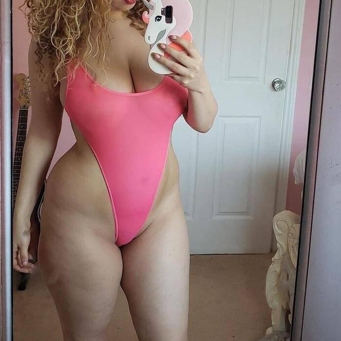 
                        Amber
                     is Female Escorts. | Kelowna | British Columbia | Canada | canadapleasure.com 