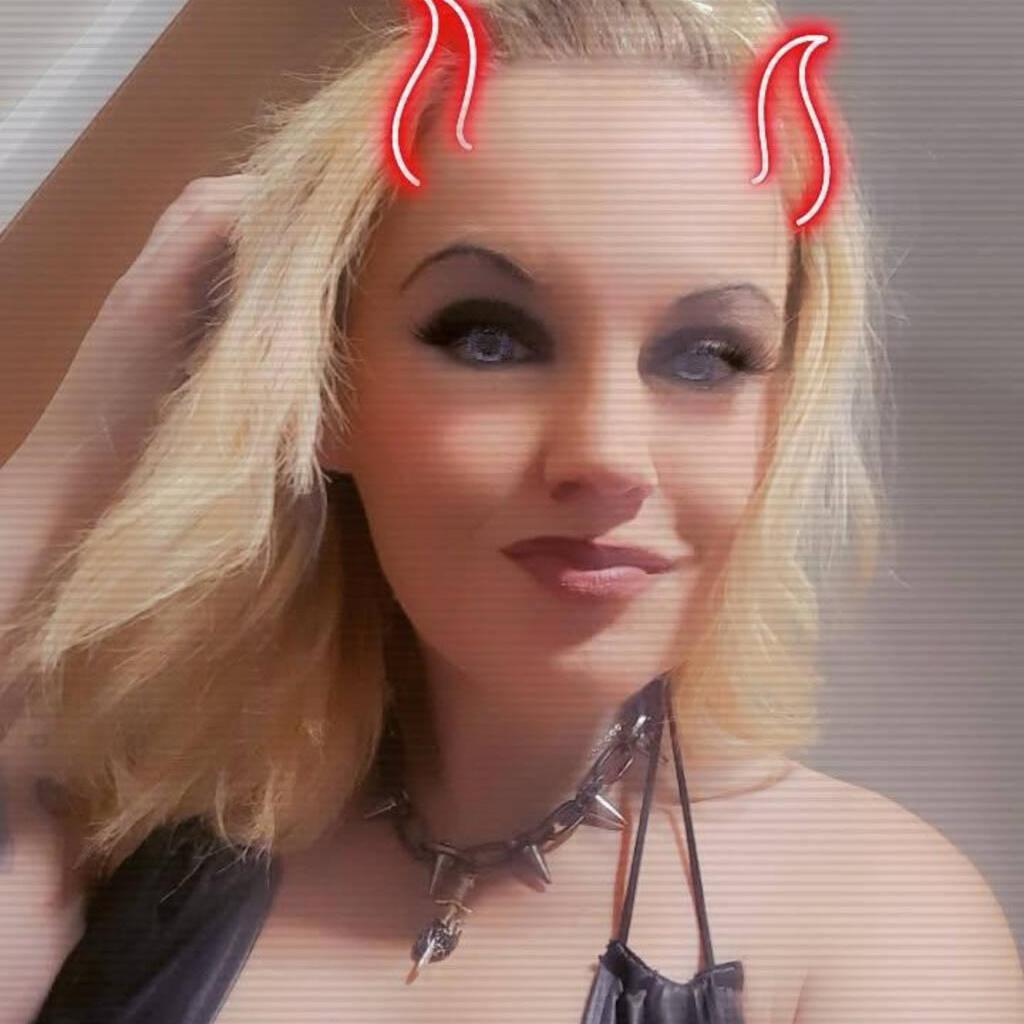 
                        Dakota
                     is Female Escorts. | Grande Prairie | Alberta | Canada | canadapleasure.com 