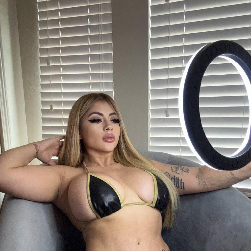 
                        Viviana Rose
                     is Female Escorts. | Sherbrooke | Quebec | Canada | canadapleasure.com 