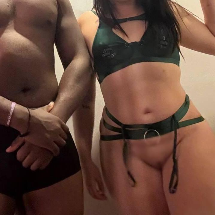 
                        Chanelle et James
                     is Female Escorts. | Quebec City | Quebec | Canada | canadapleasure.com 
