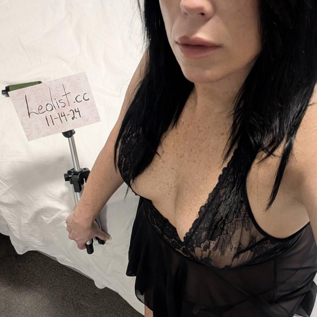 
                        Gia
                     is Female Escorts. | Calgary | Alberta | Canada | canadapleasure.com 