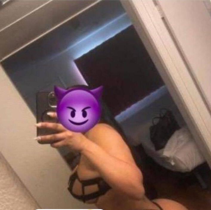 
                        Seline
                     is Female Escorts. | Toronto | Ontario | Canada | canadapleasure.com 