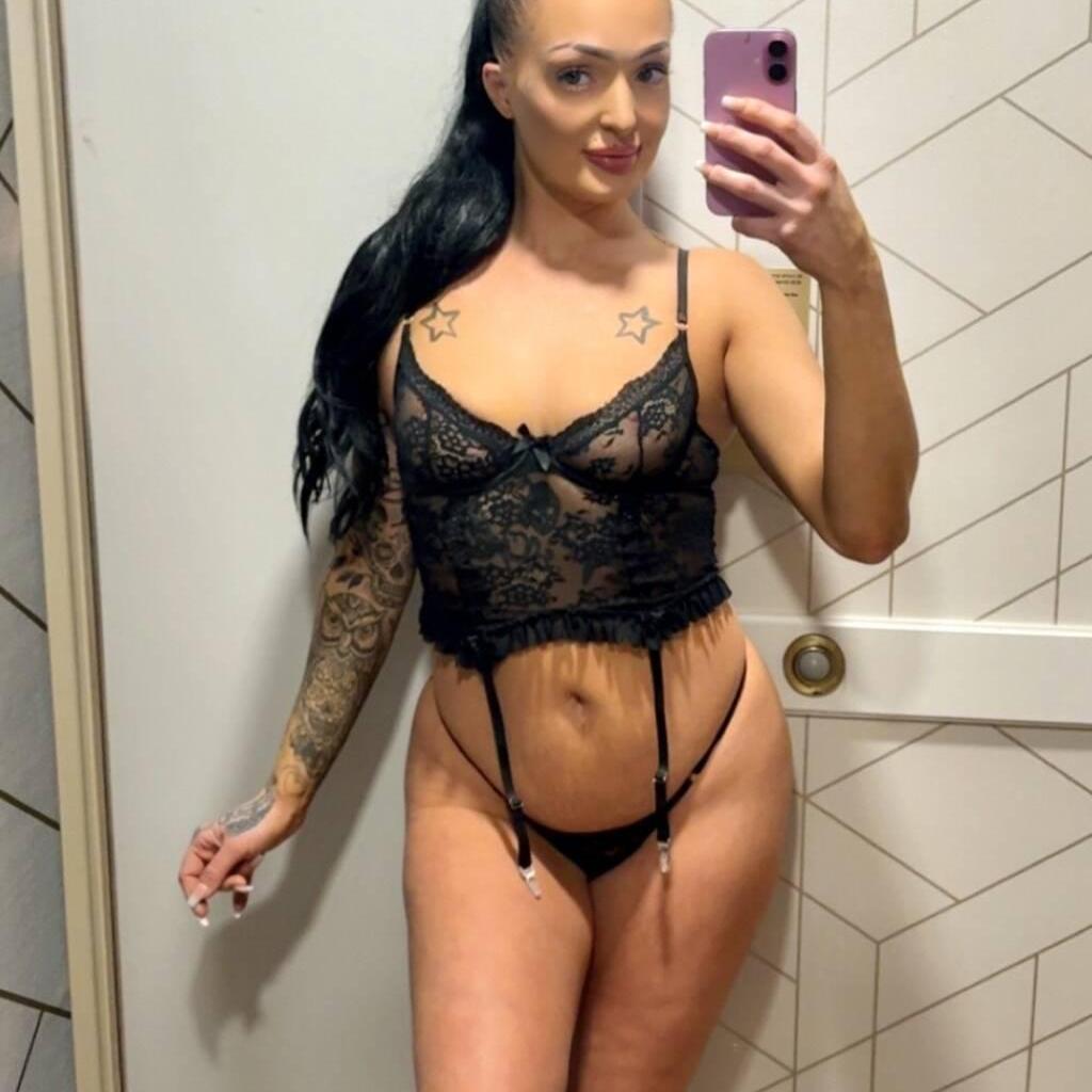 
                        Hurricane Khloe
                     is Female Escorts. | Hamilton | Ontario | Canada | canadapleasure.com 