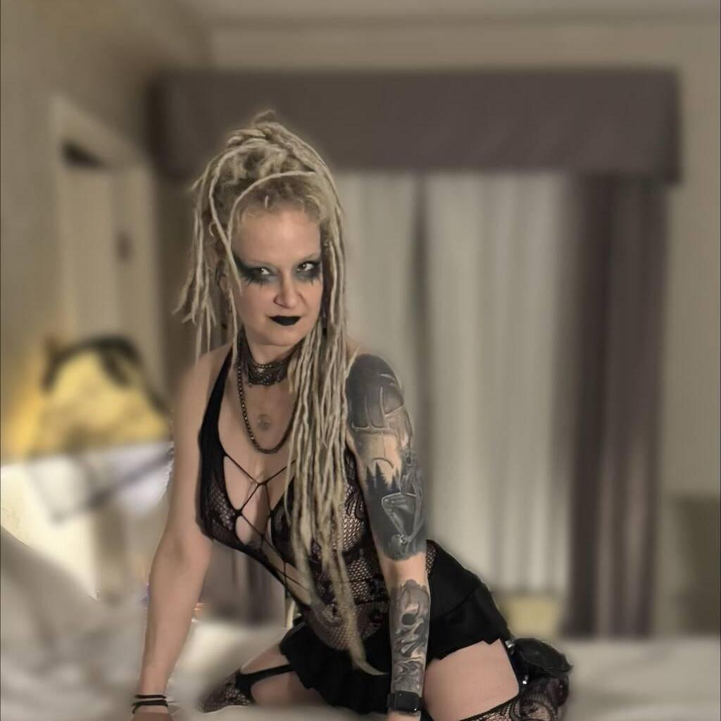 
                        Raven
                     is Female Escorts. | Toronto | Ontario | Canada | canadapleasure.com 