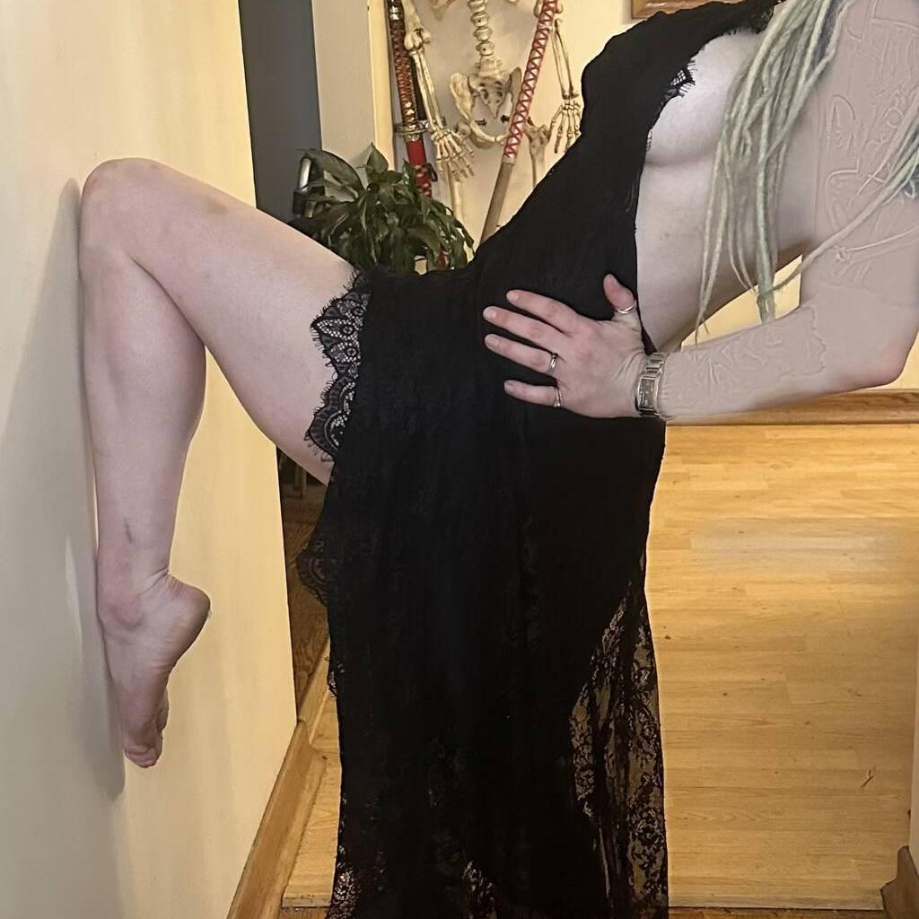 
                        Raven
                     is Female Escorts. | Toronto | Ontario | Canada | canadapleasure.com 