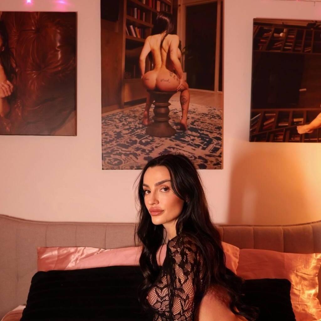 
                        Camilla
                     is Female Escorts. | Vancouver | British Columbia | Canada | canadapleasure.com 