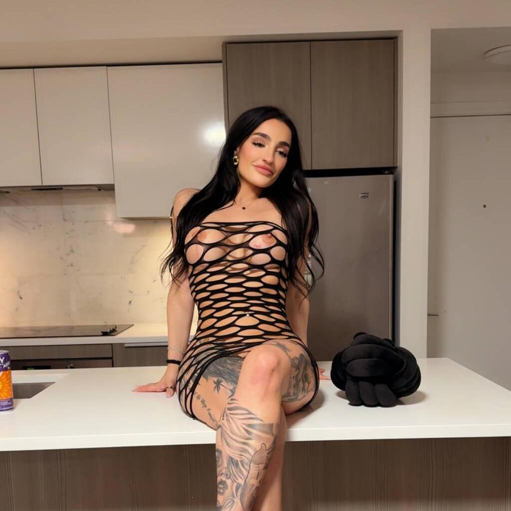 
                        Camilla
                     is Female Escorts. | Vancouver | British Columbia | Canada | canadapleasure.com 