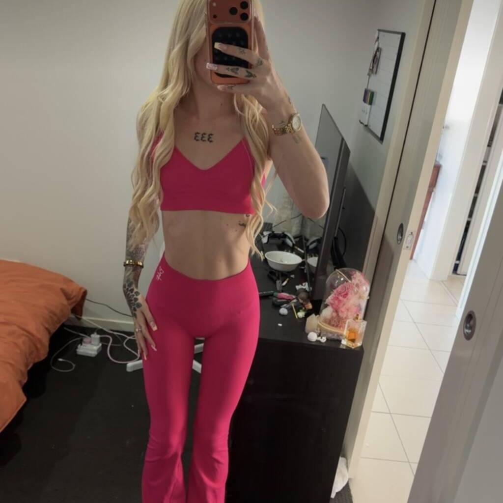 
                        Summer
                     is Female Escorts. | Comox Balley | British Columbia | Canada | canadapleasure.com 