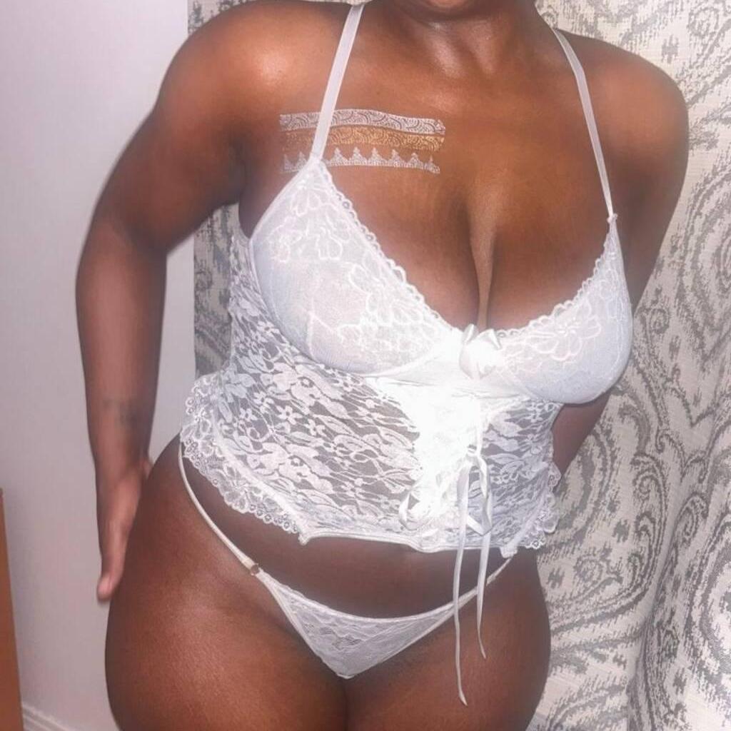 
                        Cloe
                     is Female Escorts. | Quebec City | Quebec | Canada | canadapleasure.com 