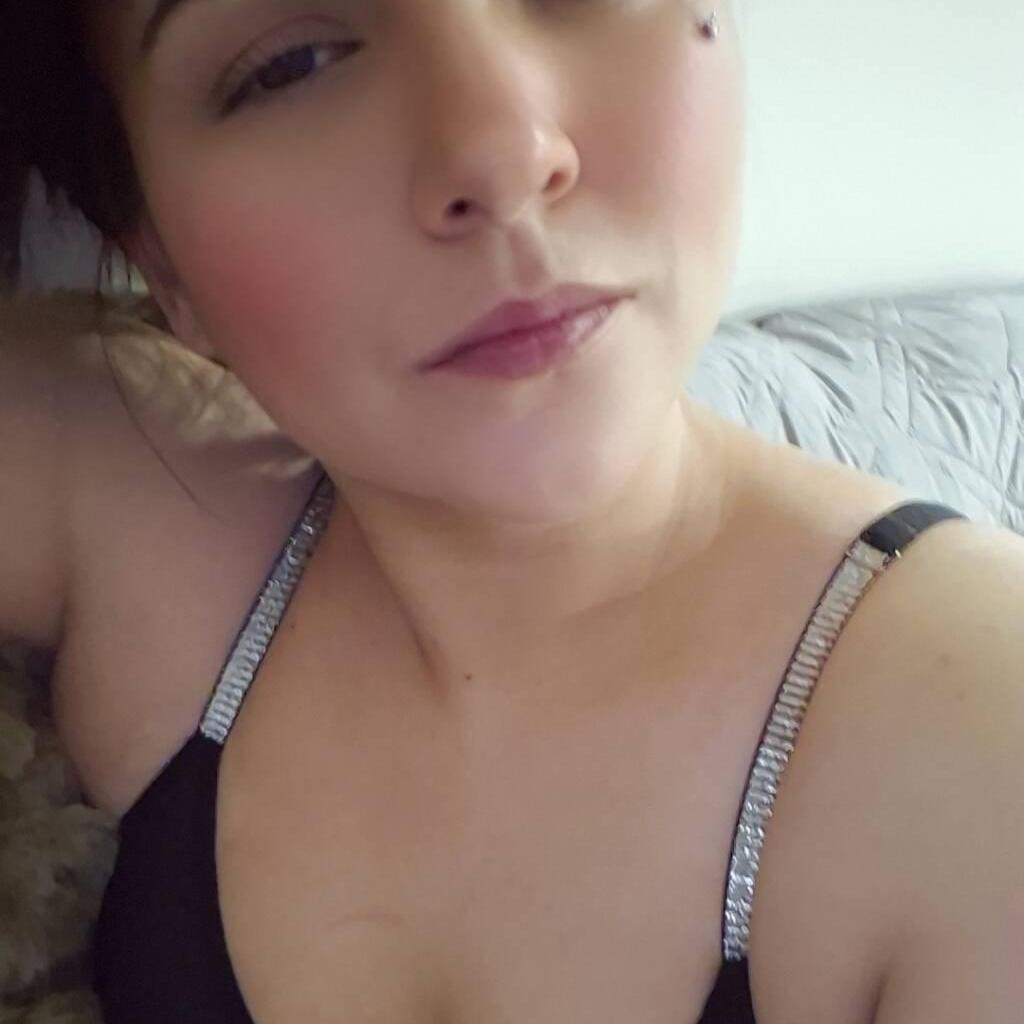 
                        Em
                     is Female Escorts. | Toronto | Ontario | Canada | canadapleasure.com 
