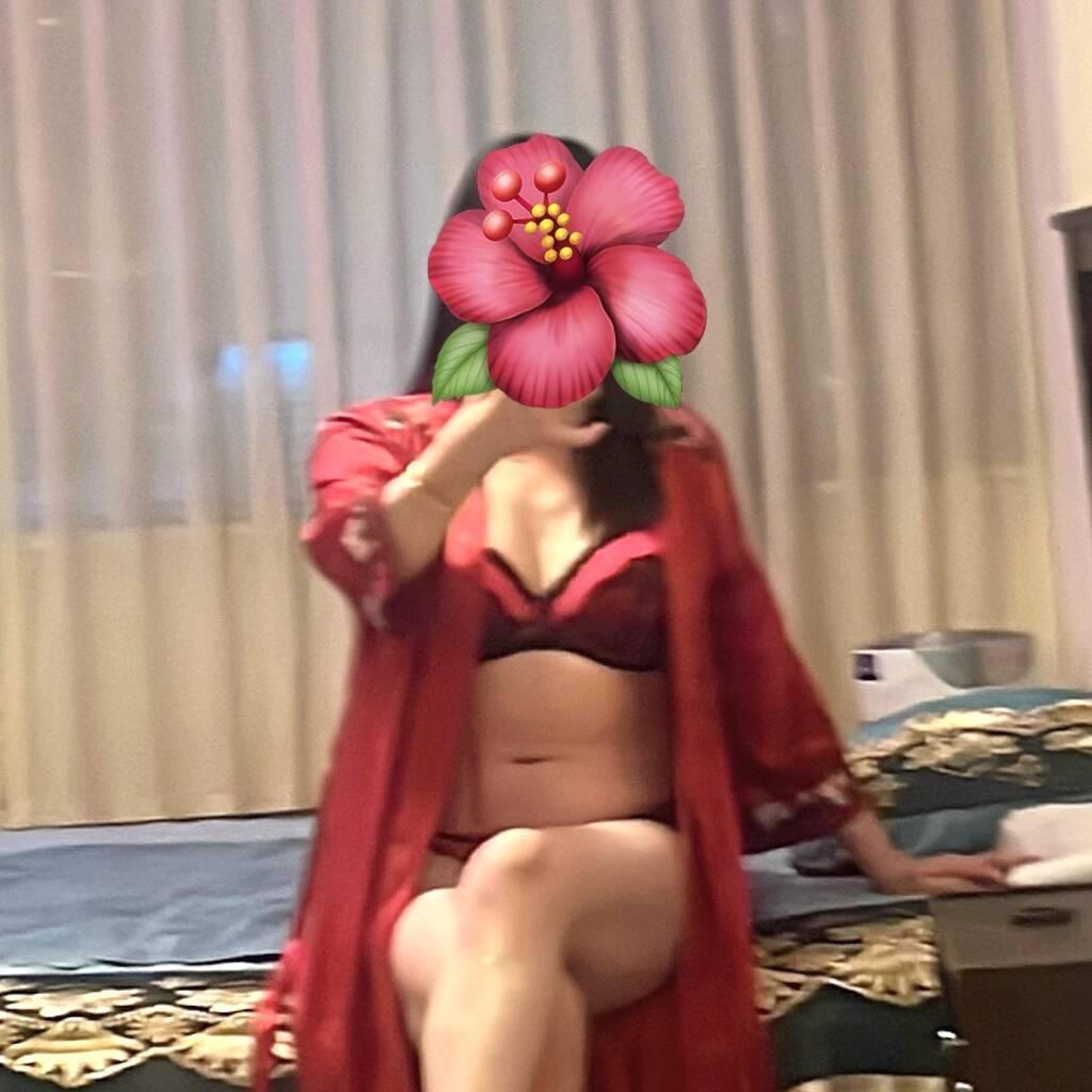 
                        Helen
                     is Female Escorts. | Calgary | Alberta | Canada | canadapleasure.com 