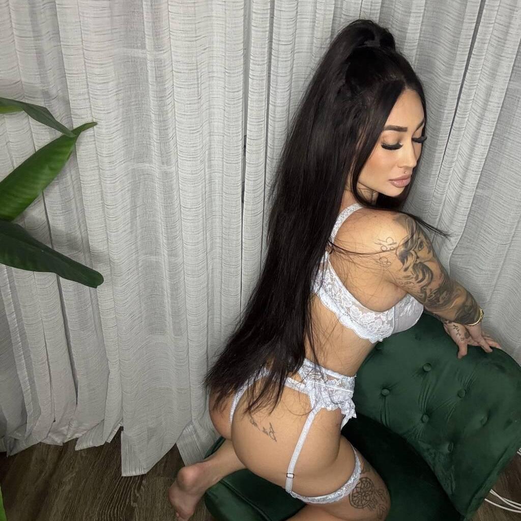 
                        Mia
                     is Female Escorts. | Montreal | Quebec | Canada | canadapleasure.com 