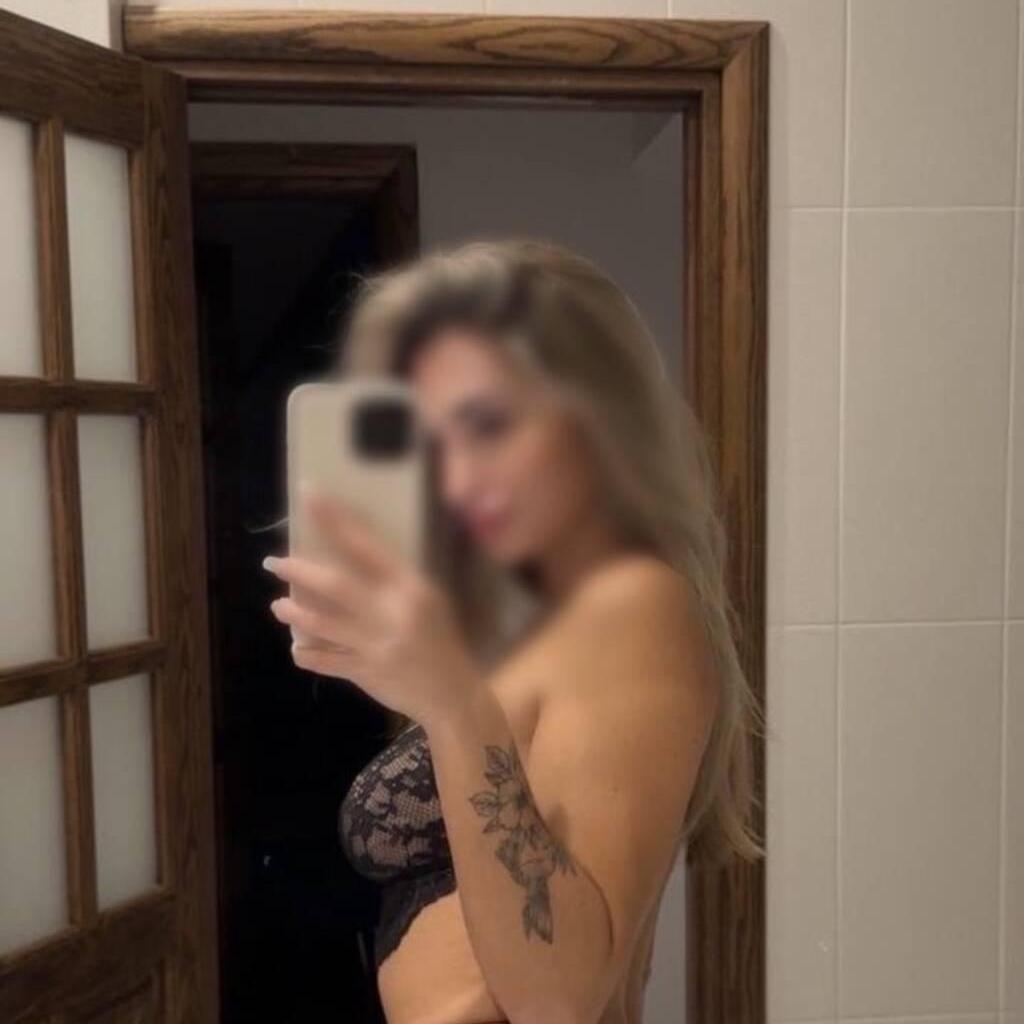 
                        scarlett
                     is Female Escorts. | Calgary | Alberta | Canada | canadapleasure.com 