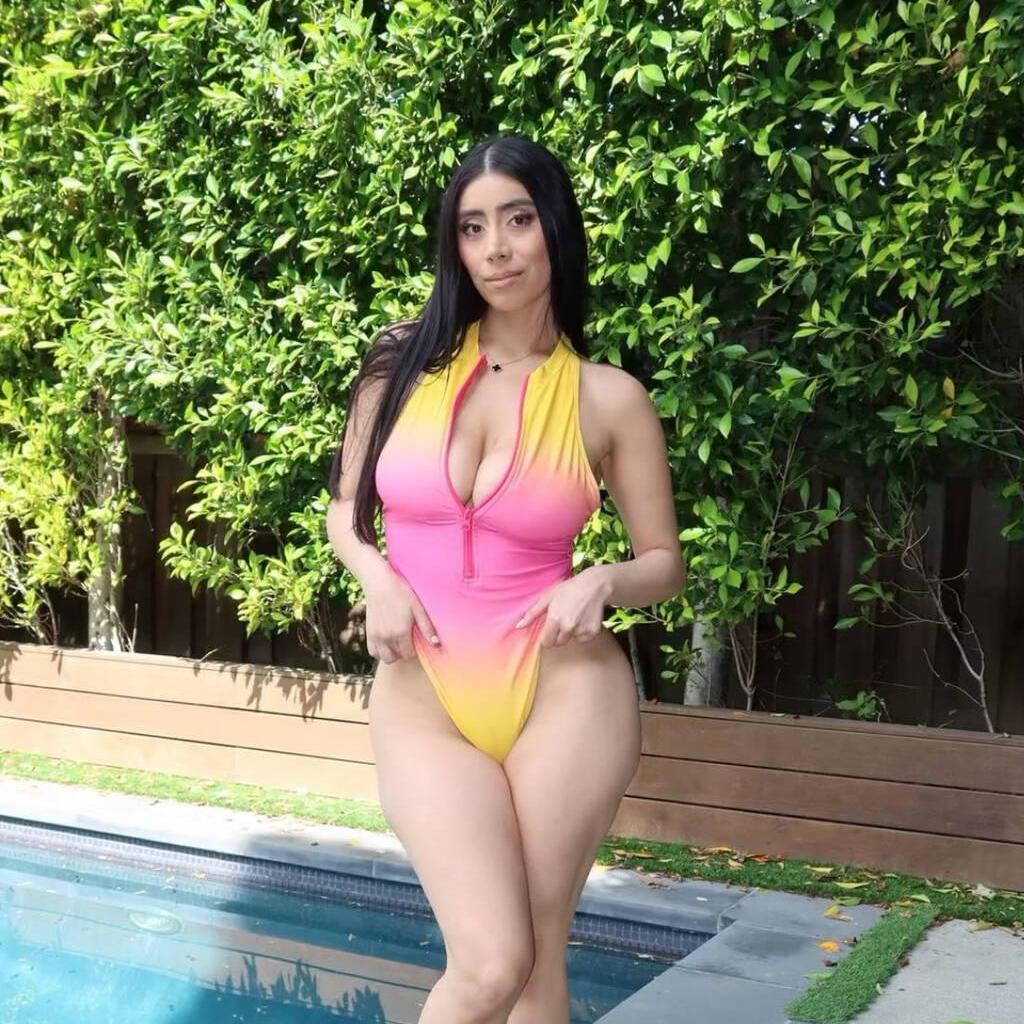 
                        Violet
                     is Female Escorts. | Saskatoon | Saskatchewan | Canada | canadapleasure.com 
