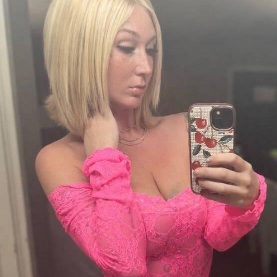 
                        Amber
                     is Female Escorts. | St. Albert | Alberta | Canada | canadapleasure.com 