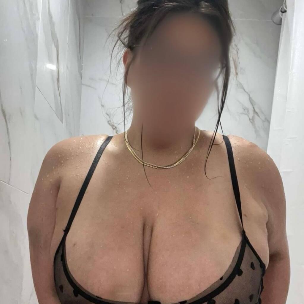 
                        Arianna
                     is Female Escorts. | Edmonton | Alberta | Canada | canadapleasure.com 