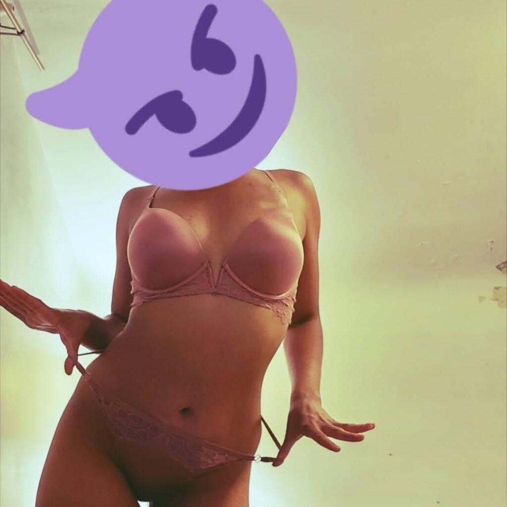 
                        SexxyŘĥïäññön̈
                     is Female Escorts. | windsor | Ontario | Canada | canadapleasure.com 